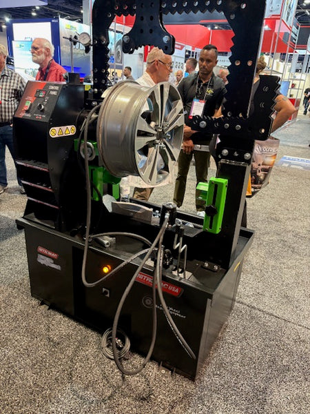 F30 PRO Signature Series - 10" to 30" Hydraulic Rim Straightening Machine W/ 2 Rams & Overhead Bar